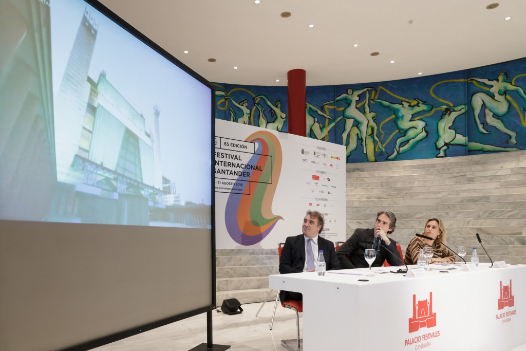 10:30 Palacio de Festivales. El presidente de Cantabria, Miguel Ángel Revilla, acompañado del consejero de Educación, Cultura y Deporte, Ramón Ruiz, asiste a la reunión del Patronato del Festival Internacional de Santander. 30 de marzo de 2016 © Raúl Lucio