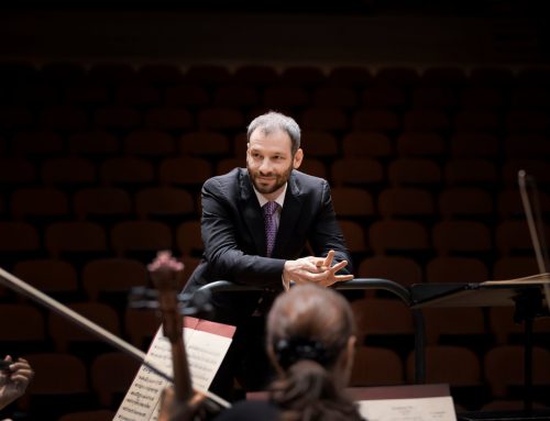 Dima Slobodeniuk dirige obras de Adès y Mahler con la Sinfónica de Galicia
