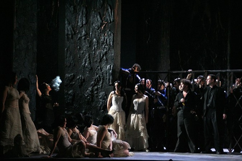 escena-carmen-teatro-campoamor