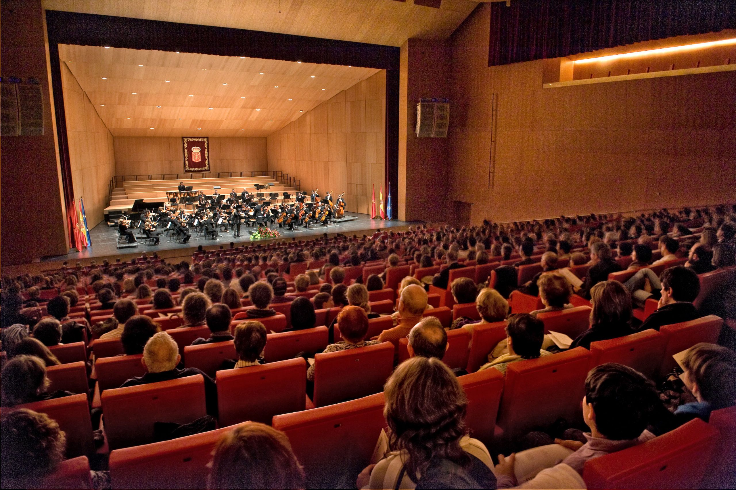 La Fundación Baluarte inicia la venta de sus abonos para la temporada 2024/25, así como los correspondientes a la Orquesta Sinfónica de Navarra (OSN). Las diferentes modalidades permiten al espectador poder acceder a numerosos espectáculos de música y danza, que suman cerca de 25 citas que tendrán lugar en la institución homónima de Pamplona, con intérpretes invitados de la talla de Martha Argerich, Elisabeth Leonskaja, la violinista Janine Jansen, el sopranista Samuel Mariño, o el tenor Javier Camarena, entre otros.