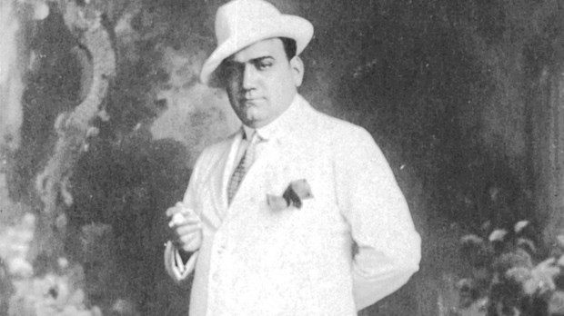 enrico-caruso-elegante