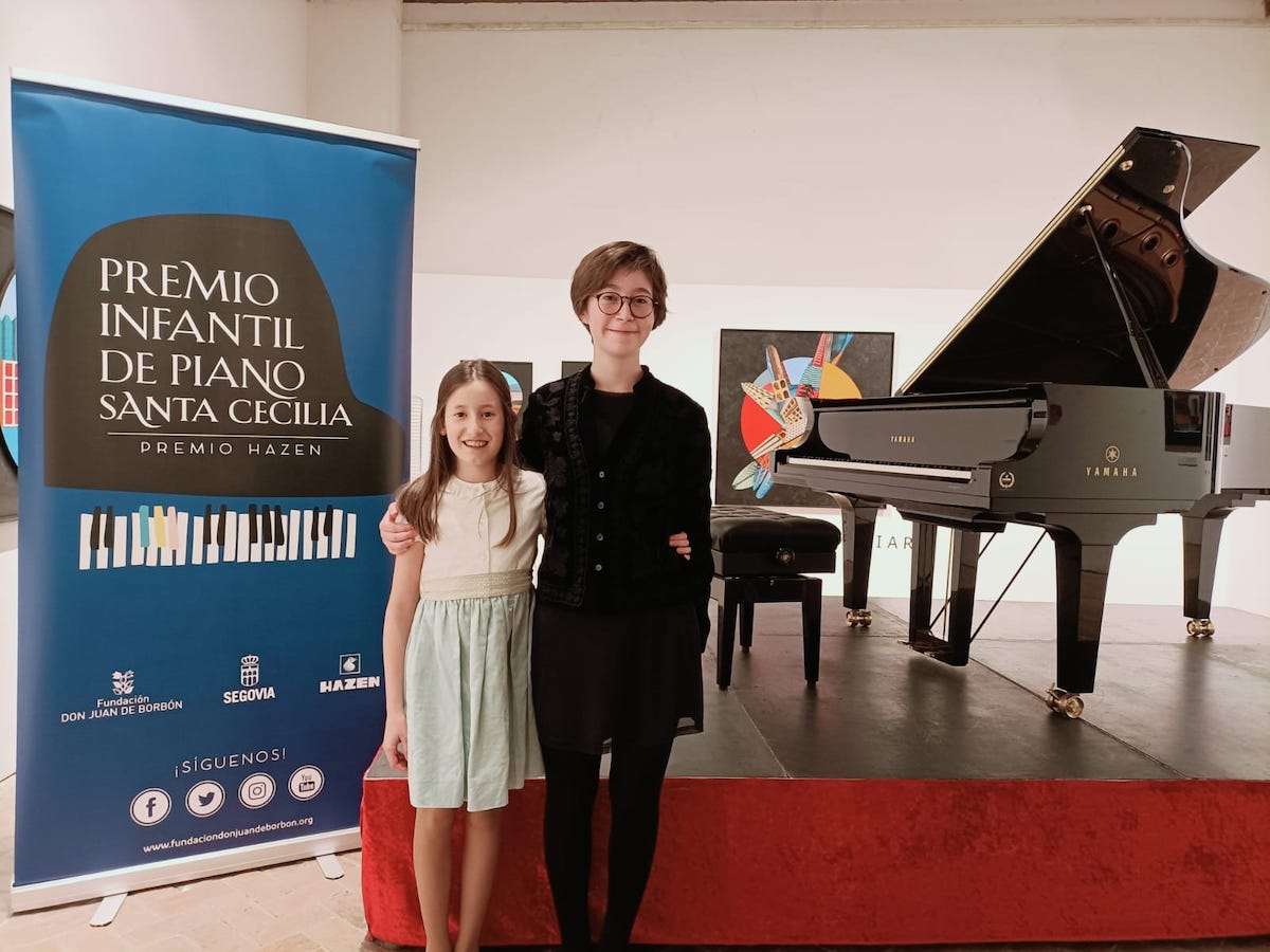 Sofia-Meladze-Shenguelia-y-Sofia-Huerta-Castrillo-ganadoras-del-25-Premio-Infantil-de-Piano-Santa-Cecilia-–-Premio-Hazen