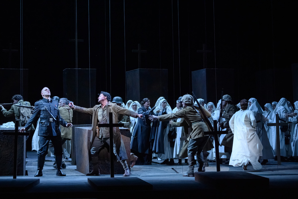 Escena-Il-Trovatore-en-el-Liceu-c-Bofill