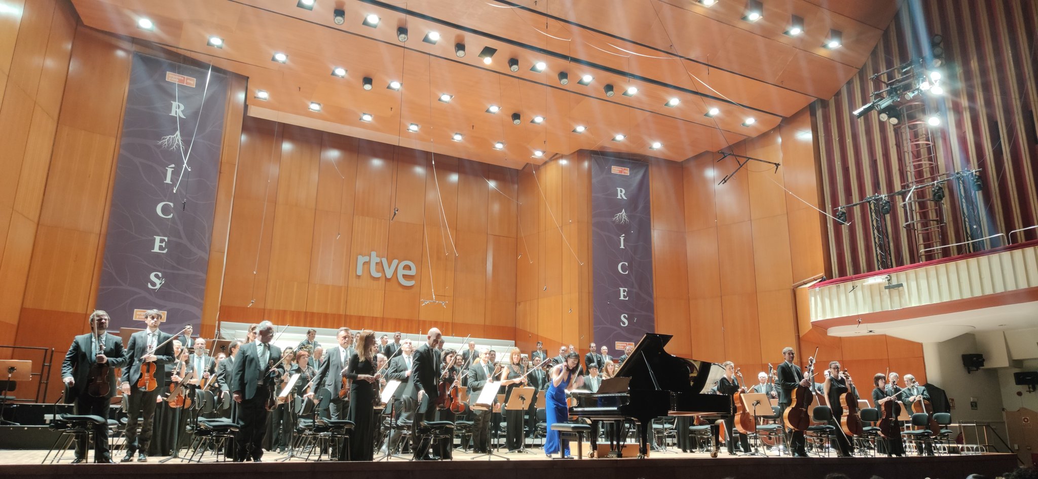 Yeol-Eum-Son-con-la-Orquesta-de-RTVE