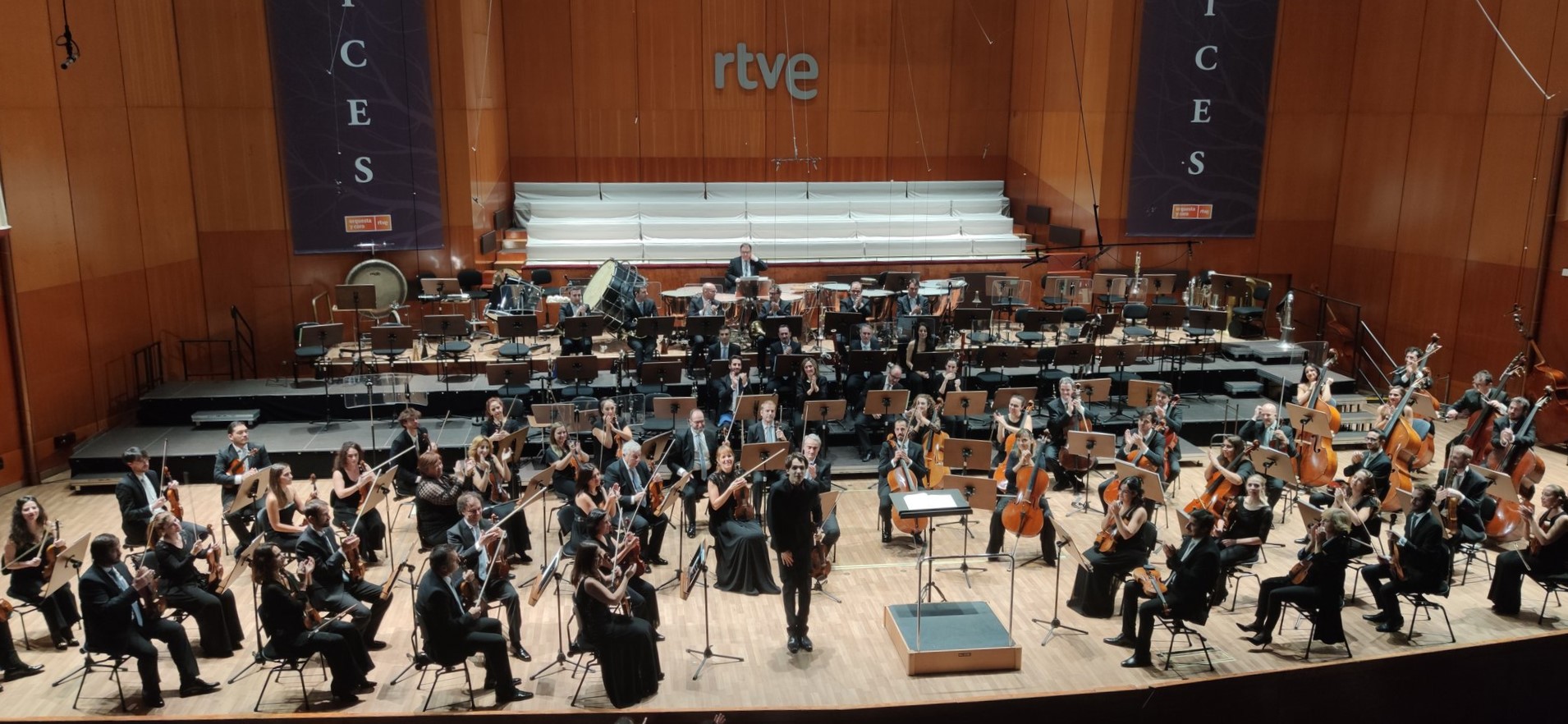 Javier-Comesana-y-la-Orquesta-RTVE