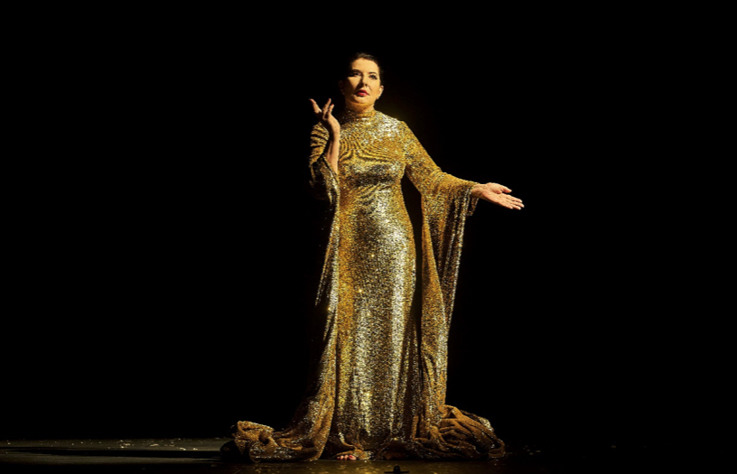 Marina-Abramovic-en-7-deaths-of-Maria-Callas.-Liceu