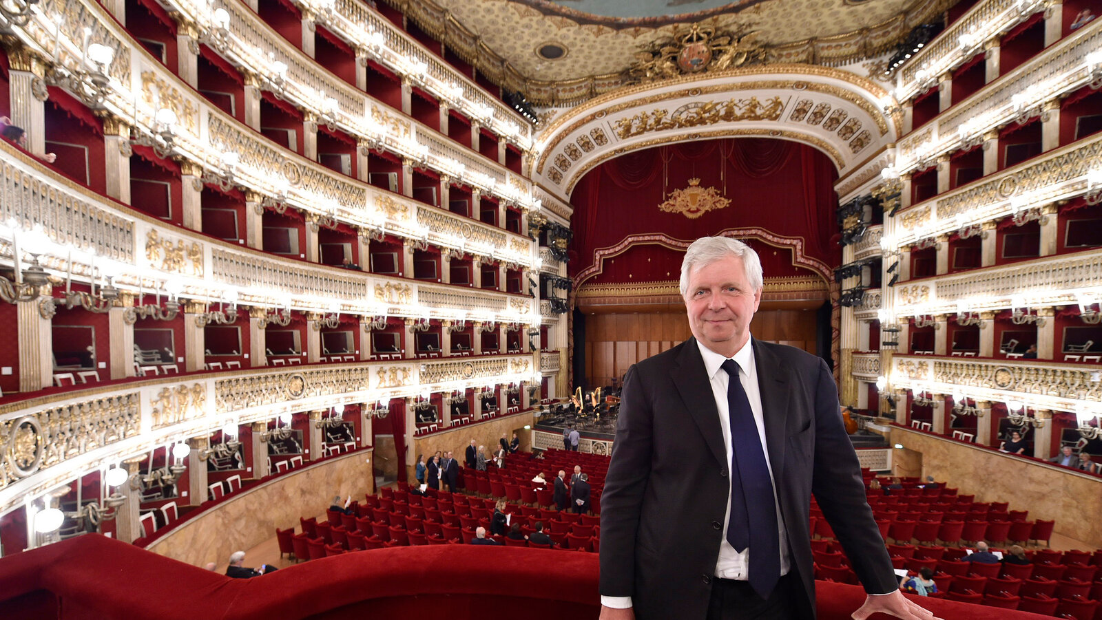 Stephane-Lissner-en-el-Teatro-San-Carlo