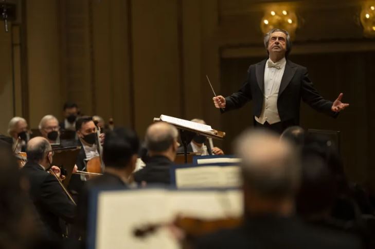 Riccardo-Muti-dirige-la-Sinfonica-de-Chicago-c-Todd-Rosenberg