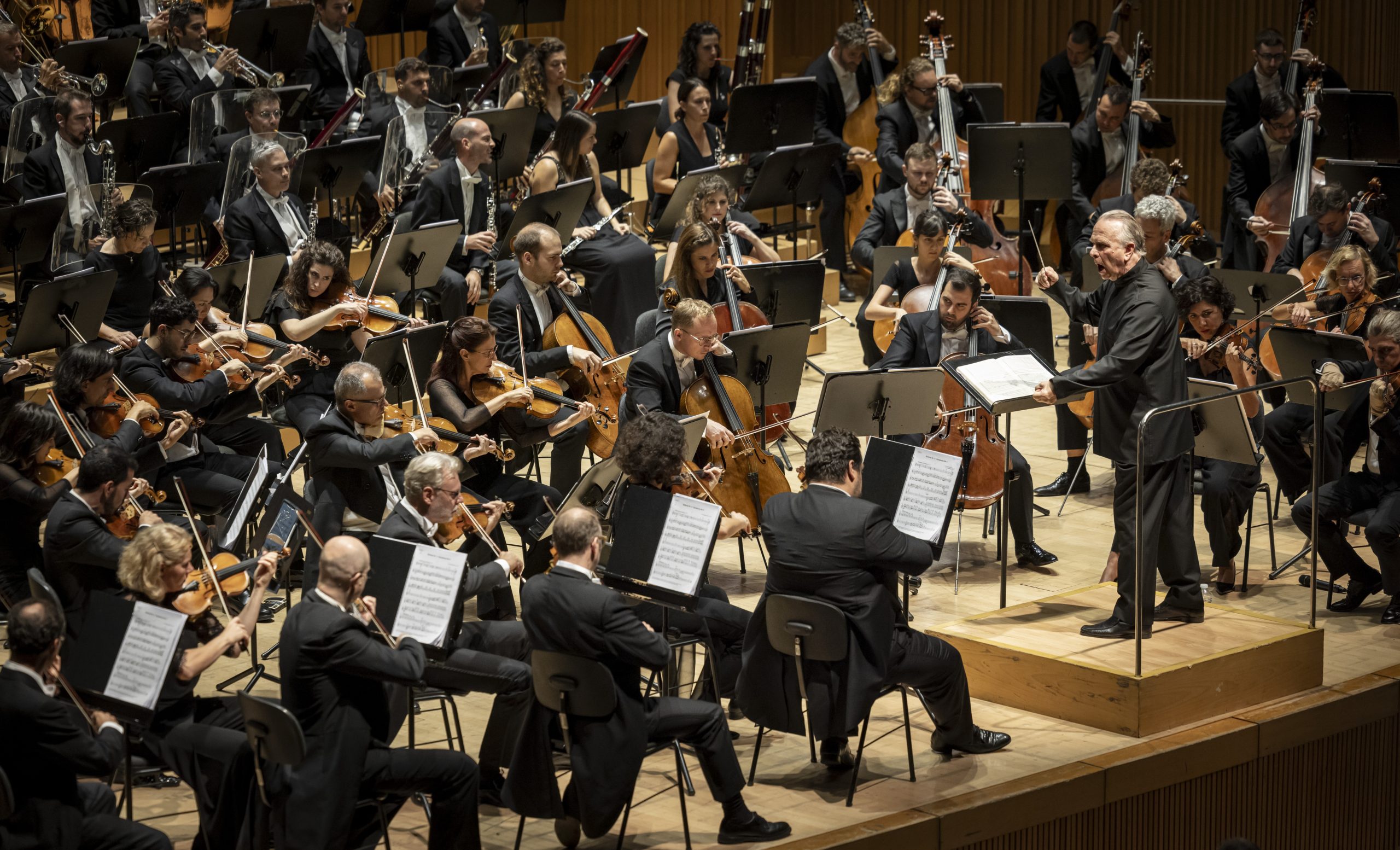 Sir-Mark-Elder-Orquestra-de-la-Comunitat-Valenciana-©Miguel-Lorenzo-Les-Arts