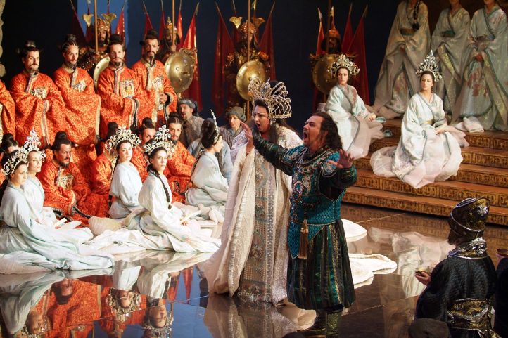 Escena de Turandot en el Teatro Real