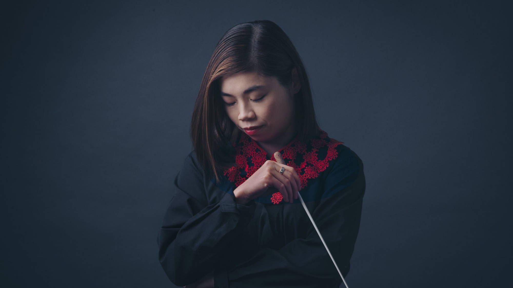 Elim Chan debuta con la Orquesta Nacional de España (ONE) en un programa con obras de Beethoven, Gubaidúlina y Shostakóvich. Frank Peter Zimmermann acompaña a Chan y la ONE en el célebre “Concierto para violín y orquesta” del mencionado compositor vienés. 