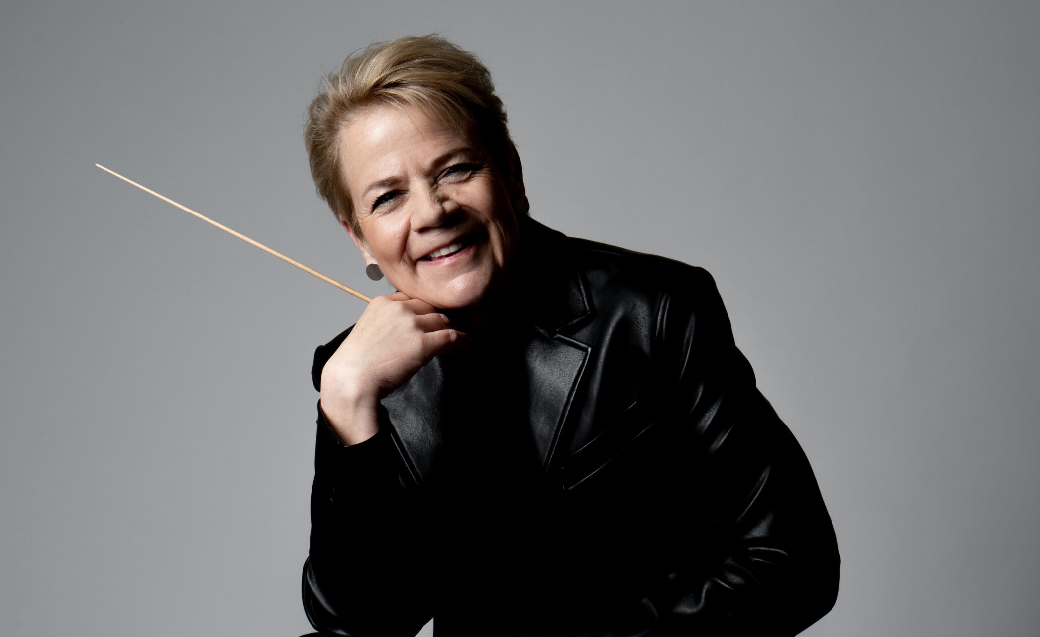 Marin Alsop es nombrada principal directora invitada de la Orquesta de Filadelfia - Noticias Beckmesser