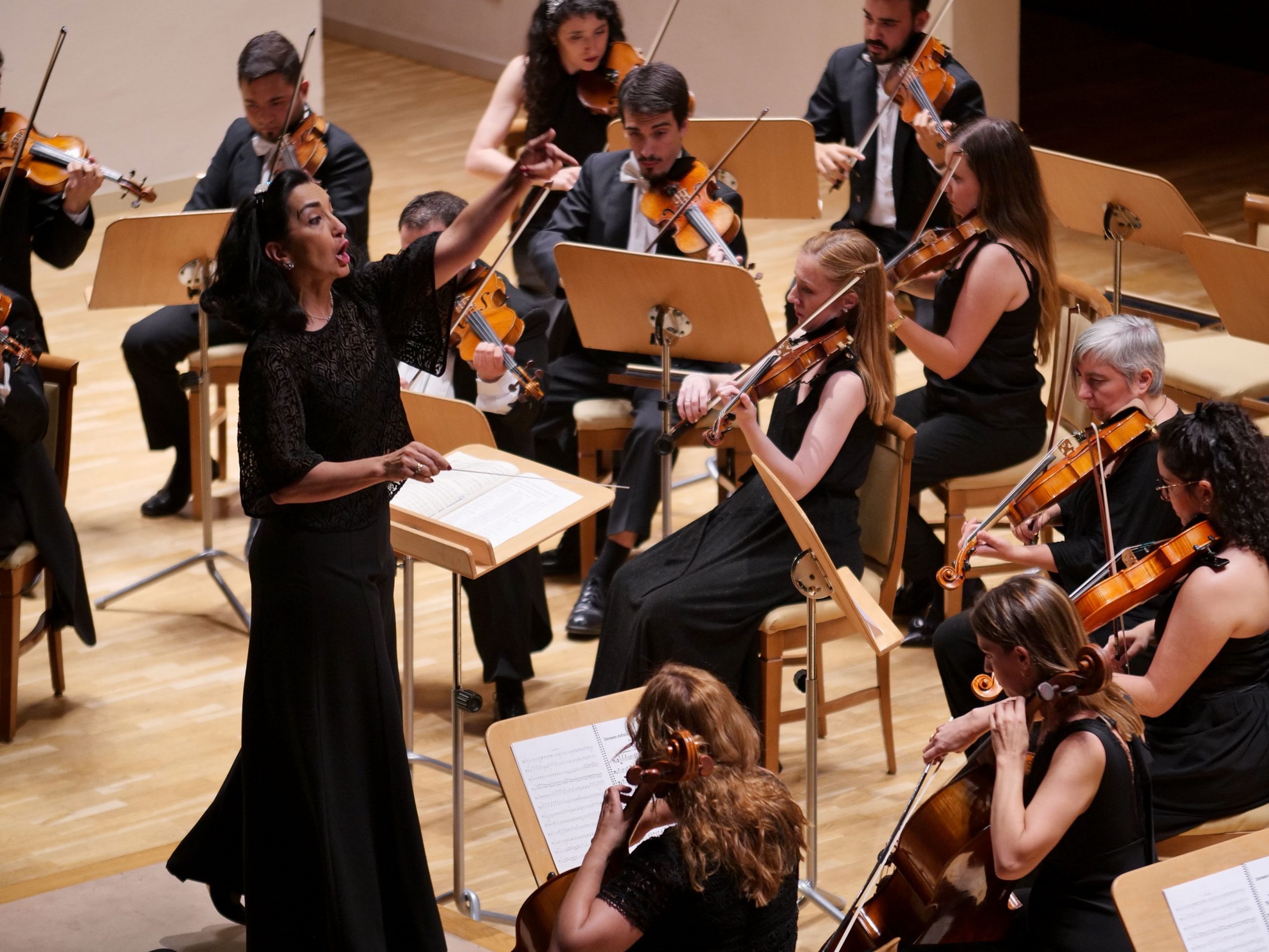 Silvia Sanz y la Orquesta Metropolitana presentan su segundo concierto del Ciclo Batuta en el Auditorio Nacional, bajo el título ‘Música en la corte’