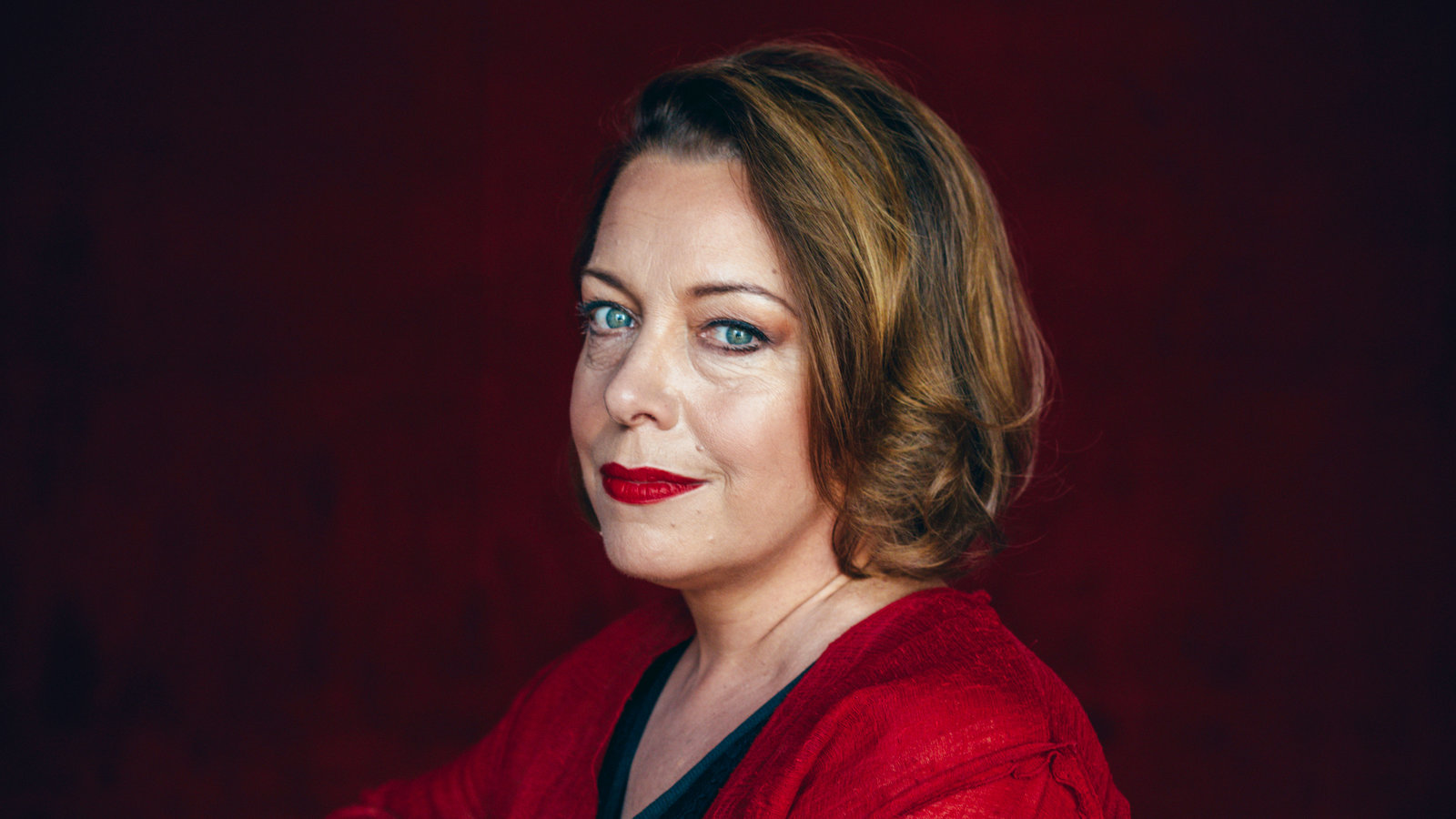 La soprano sueca Nina Stemme se sube a las tablas del Teatro Real para ofrecer un recital monográfico de Wagner, en el marco del ciclo Voces del Real del coliseo madrileño.