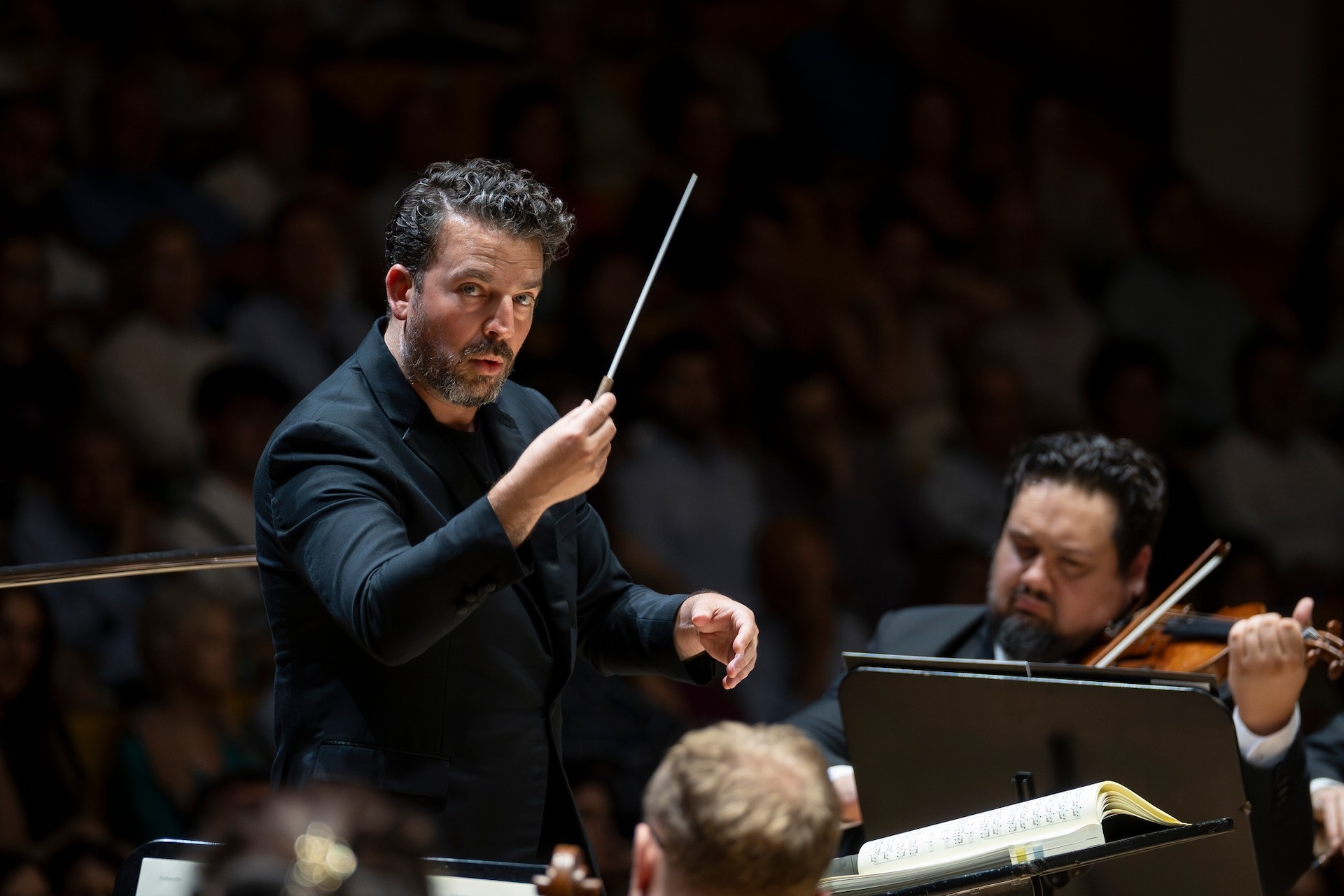 Tediosa Novena de BeethovenLES ARTS ÉS SIMFÒNIC. Orquestra de la Comunitat Valenciana. Cor de la Generalitat Valenciana. Solistas: Johanni van Oostrum (soprano), Carmen Artaza (mezzosoprano), Maximilian Schmitt (tenor), José Antonio López (barítono). Director: James Gaffigan. Programa: Novena sinfonía, “Coral”, de Beethoven. Lugar: Palau de les Arts (Auditori). Entrada: 1.490 espectadores (lleno). Fecha: Jueves, 13 junio.