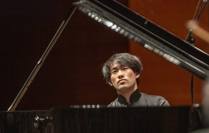 Gustavo Gimeno, solera mahleriana85 QUINCENA MUSICAL DE SAN SEBASTIÁN. Programa: Obras de Saint-Saëns (Concierto para piano y orquesta número 5, “Egipcio) y Mahler (Quinta sinfonía. Bruce Liu (piano). Orquesta Filarmónica de Luxemburgo. Director: Gustavo Gimeno. Lugar: Auditorio Kursaal (San Sebastián). Fecha: Jueves, 1 de agosto de 2024.