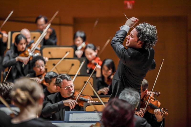La Filarmónica de Los Ángeles ha anunciado sus planes para la temporada 2025/26, la última que contará con la titularidad del venezolano Gustavo Dudamel. Con una propuesta enfocada desde el punto de vista de la celebración, la formación norteamericana una serie de programas dedicados a autores como Strauss, Stravinsky, Beethoven o Wagner, entre otros.