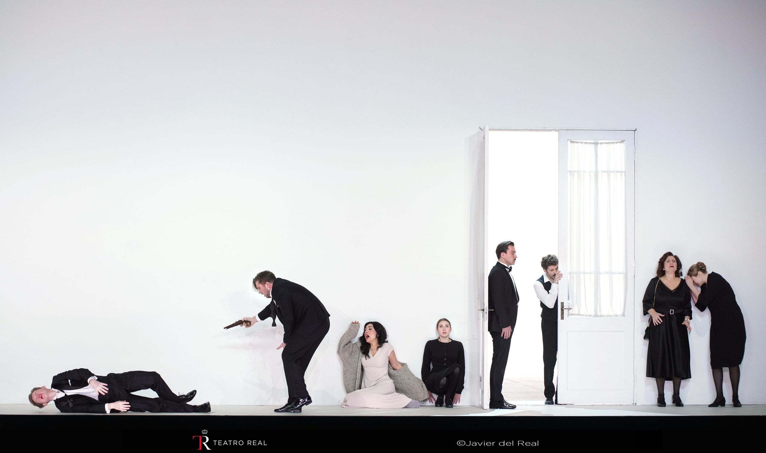 Comentarios en la prensa: Eugenio Oneguin en el Teatro Real Eugenio Oneguin de Chaikovski. Katarina Dalayman, Kristina Mkhitaryan,  Elena Zilio, Iurii Samoilov, Bogdan Volkov, Maxim Kuzmin-Karavaev, Frederic Jost, Juan Sancho. Coro y Orquesta Titulares del Teatro Real. Dirección musical: Gustavo Gimeno. Dirección escénica: Christof Loy. Escenografía: Raimund Orfeo Vigt. Vestuario: Herbert Murauer. Iluminación: Olaf Winter. Dirección de movimiento: Andreas Heise. Dirección del coro: José Luis Basso. Teatro Real. Madrid, 22 de enero de 2025.