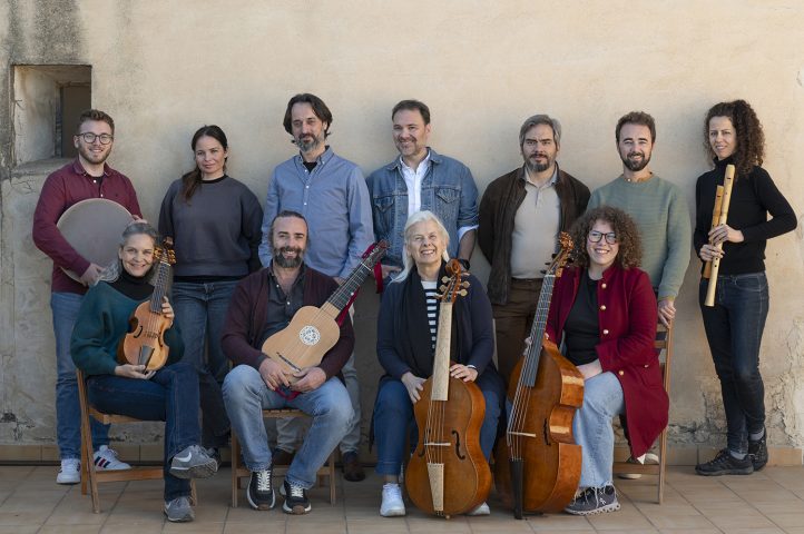El grupo valenciano especialista en música antigua Amystis recupera la poesía erótica y sexual del Siglo de Oro español en su nuevo CD Por los montes de Coñare. Las quince piezas que integran el disco constituyen un recorrido sin tapujos a través del sexo y erotismo de tiempos pasados  de manera desenvuelta y fresca. La grabación es un nuevo encargo del Centro de Investigación y Documentación Musical (CIDoM) de la Universidad de Castilla-La Mancha en el marco de su proyecto de recuperación, catalogación, digitalización y edición de tesoros musicales del barroco español.