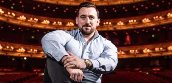 Les Arts se adentra en el Verdi más romántico con Luisa Miller, la primera ópera de Sir Mark Elder en València como titular. Debuta en el escenario valenciano el tenor Freddie de Tommaso, una de las voces más destacadas del momento. Con Mariangela Sicilia, Germán Enrique Alcántara, Alex Esposito y Gianlucca Buratto. Valentina Carrasco dirige esta nueva producción de Les Arts, realizada en coproducción con el Maggio Musicale Fiorentino.