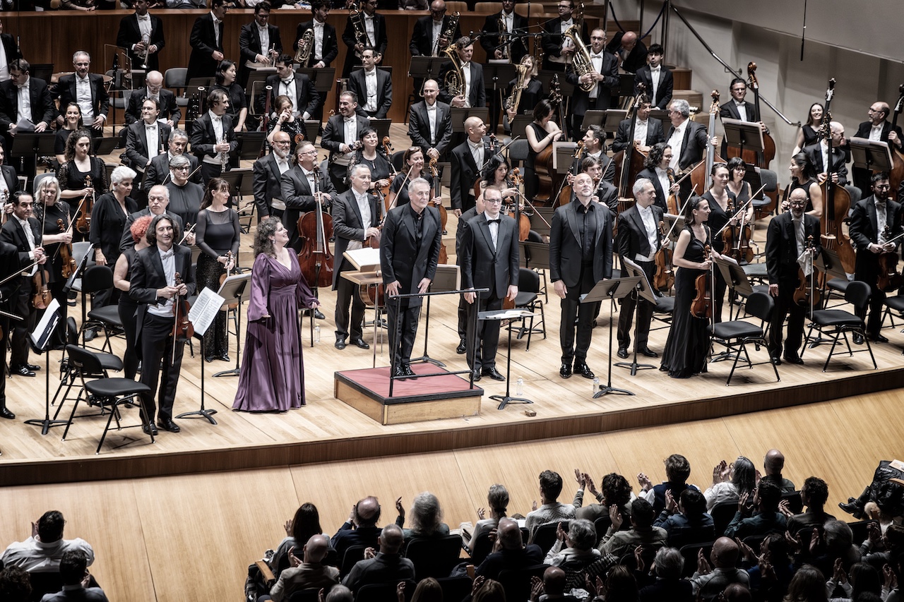 Liebreich y la Orquestra de València triunfan con la música infinita de WagnerTEMPORADA 2024-2025 del Palau de la Música. Programa: Obras de Wagner (Idilio de Sigfrido. Primer acto de La Valquiria). Orquestra de València. Solistas: Sarah Wegener (soprano), Daniel Behle (tenor), Ante Jerkunica (bajo). Director: Alexander Liebreich. Lugar: Palau de la Música. Entrada: Alrededor de 1.500 espectadores. Fecha: viernes, 4 abril 2025