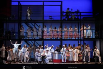 Crítica: Echanove se estrella con el "El bateo" y "La revoltosa"Teatro de la Zarzuela. “El Bateo” de F. Chueca y “La Revoltosa” de R. Chapisterías. Orquesta y Coro del Teatro de la Zarzuela. Óliver Díaz, director musical. Juan Echanove, director de escena. Gerardo Bullón, Berna Perles, José Manuel Zapata, Milagros Martín, ... 9 de abril de 2025.