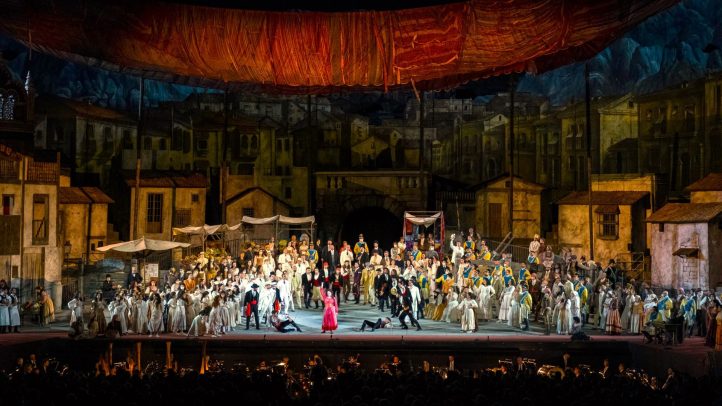 Verona, ópera para todos los gustosNabucco de Verdi. Amartuvshin Enkhbat, Olga Maslova, Aigul Akhmetshina, Simon Lim, Galeano Salas, etc. Dirección musical: Pinchas Steinberg. Regia: Stefano Poda. Rigoletto de Verdi. Amartuvshin Enkhbat, Gaaleano Salas, Rosa Feola, Gianluca Burato, Martina Bellísimo, Abrámoos Rosales, etc. Dirección musical: Michele Spotti. Regia: Ivo Guerra. Carmen de Bizet. Aigul Akhmetshina, Francesco Meli, Erwin Schrott, Mariangela Sicilia. Dirección musical: Francesco Ivan Ciampa. Regia original: Franco Zeffirelli. Orquesta, Coro y bailarines de la Fundación d Arena de Verona. 19, 20 y 21 de agosto de 2025. 21 a 24 agosto 2025.
