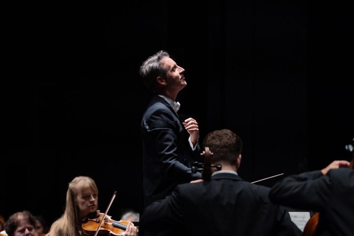 El Stabat Mater de José García Román vuelve a los atriles de la OCG y Coro OCG treinta  años después de su estreno, bajo la dirección de Lucas Macías. Este concierto se enmarca en los 31 Encuentros Manuel de Falla, homenajeando la figura del compositor en conmemoración de su 80 aniversario.