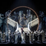 Faust en Les Arts, ceremonia de confusión Faust de Gounod. Iván Ayón-Rivas (Faust), Alex Esposito (Méphistophélès), Ruth Iniesta (Marguerite), Florian Sempey (Valentín), Bryan Sala (Wagner), Ekaterine Buachidze (Siebel), Gemma Coma-Alabert (Marthe), Cor de la Generalitat Valenciana, Orquestra de la Comunitat Valenciana. Dirección musical: Lorenzo Viotti. Dirección de escena: Johannes Erath. Palau de Les Arts. Valencia, 5 de octubre de 2025