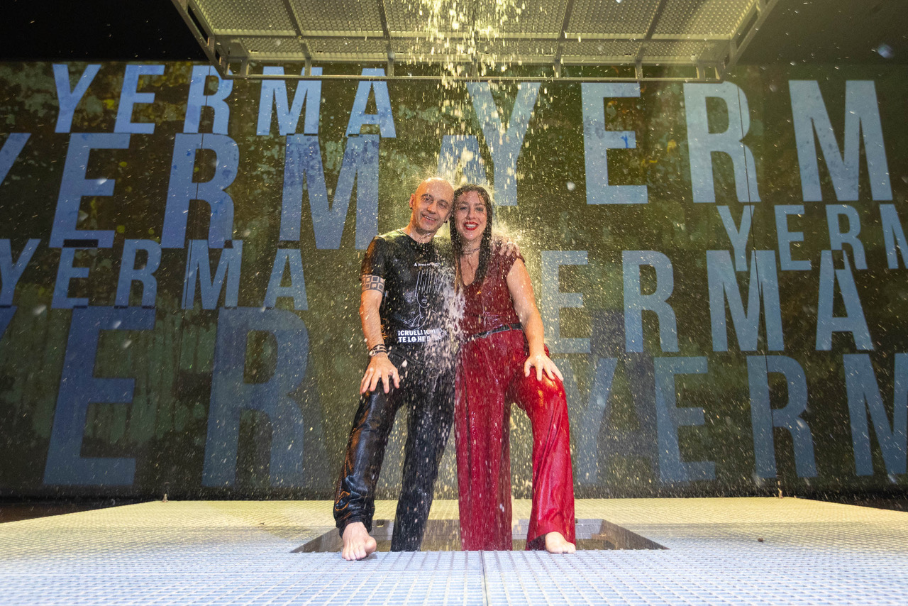 Yerma, de Heitor Villa-Lobos, llega a Tenerife a partir del próximo 14 de octubre, con una producción firmada por Paco Azorín. Este título, que vive su estreno en Europa, está basado en el texto creado por Federico García Lorca, si bien en esta ocasión invita al público tinerfeño a reflexionar en torno al ecologismo y el tratamiento del agua. 