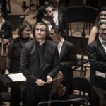 Final feliz para un mal comienzo TEMPORADA 2025-2026 del Palau de la Música. Royal Philharmonic Orchestra. Director: Vasili Petrenko. ­Programa: Obras de Saariaho, Grieg y Sibelius. Lu­gar: Palau de la Música. Entrada: Alrededor de 1.781 espectadores (lleno). Fecha: domingo, 26 octubre 2025