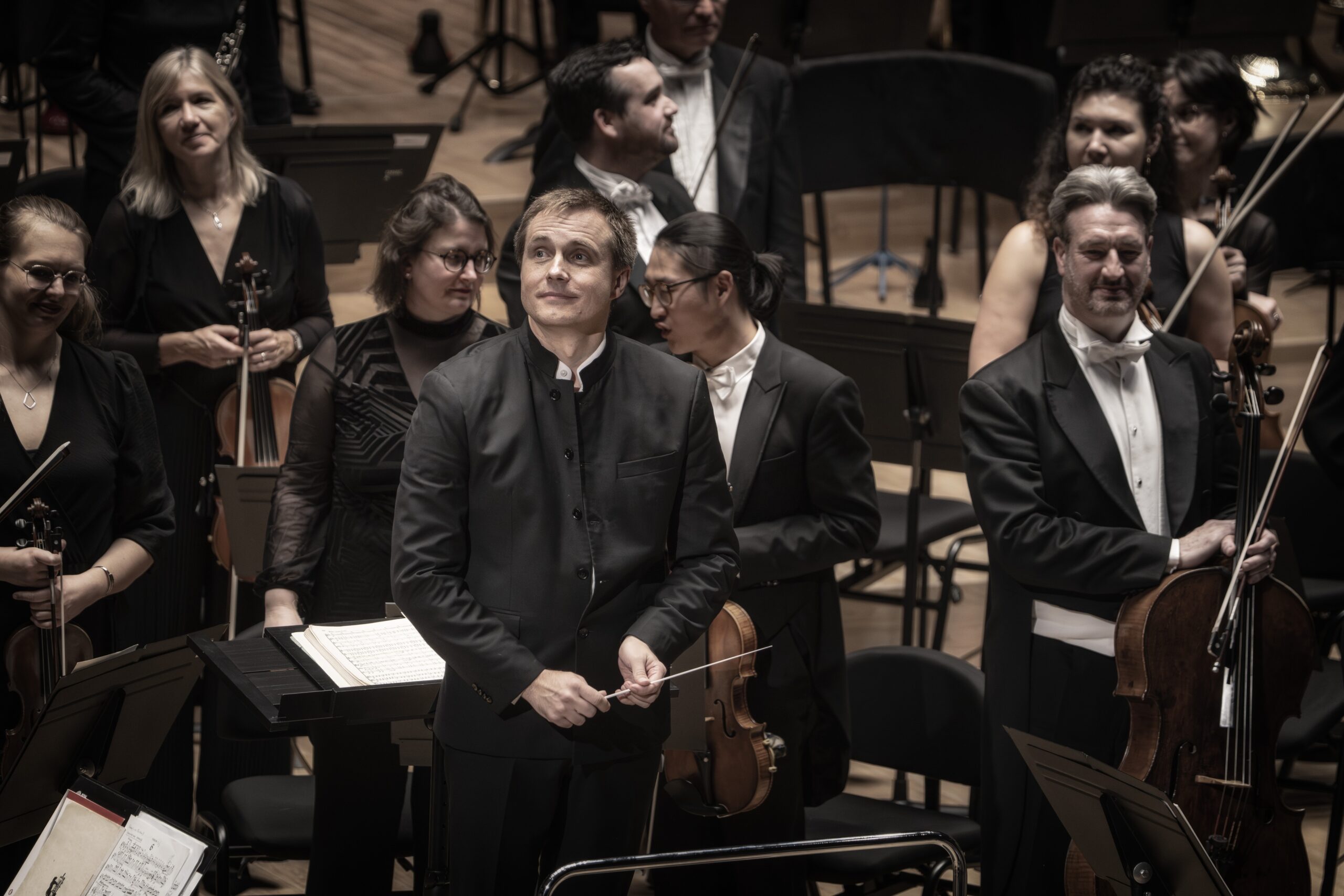 Final feliz para un mal comienzo TEMPORADA 2025-2026 del Palau de la Música. Royal Philharmonic Orchestra. Director: Vasili Petrenko. ­Programa: Obras de Saariaho, Grieg y Sibelius. Lu­gar: Palau de la Música. Entrada: Alrededor de 1.781 espectadores (lleno). Fecha: domingo, 26 octubre 2025