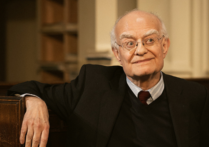 El Auditorio Nacional de Música de Madrid acoge el primer concierto del Ciclo Batuta: una serie de eventos diseñados para acercar la música clásica a todos los públicos, en los que la directora de orquesta Silvia Sanz Torre alterna su batuta con explicaciones y detalles que sin duda sorprenderán a los espectadores. En esta ocasión, el primer programa estará dedicado a John Rutter, y tendrá lugar el próximo sábado 22 de noviembre.