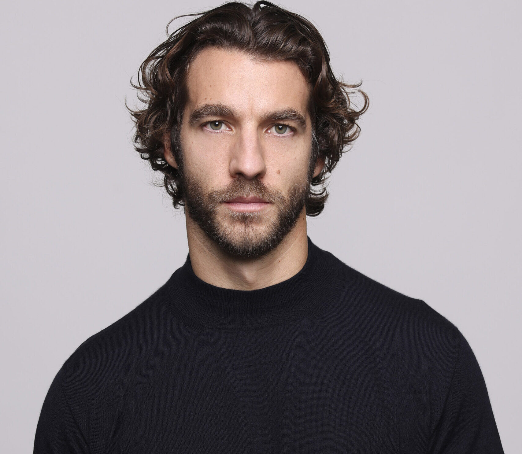 Lorenzo Viotti debuta con la OCNE en el programa sinfónico de esta semana, junto al violonchelista Gautier Capuçon, en un programa con obras de Escaich, Richard Strauss y Ravel.