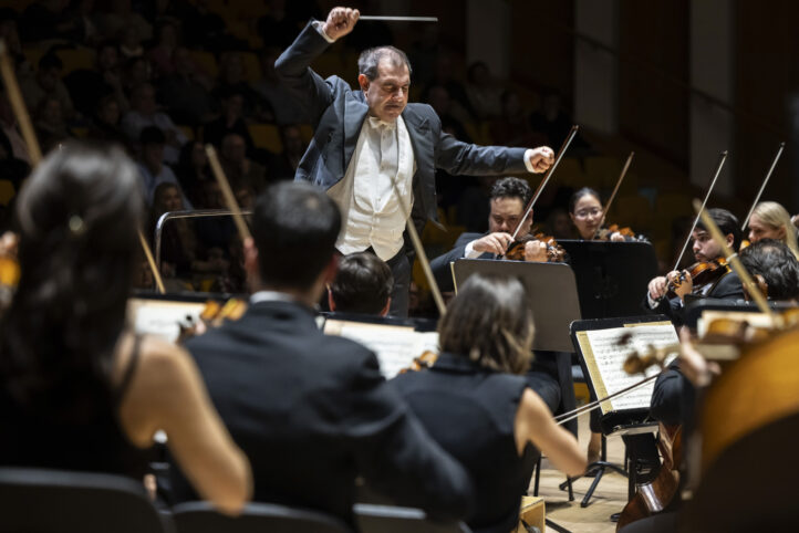 Brahms. Gatti. OCV. No hay palabrasORQUESTRA DE LA COMUNITAT VALENCIANA. Integral de la Sinfonías de Brahms (primera jornada). Daniele Gatti (director). Programa: Tercera y Primera sinfonías. Lugar: Palau de les Arts (Auditori). Entrada: Alrededor de 1.200. Fecha: Martes, 18 noviembre 2025.