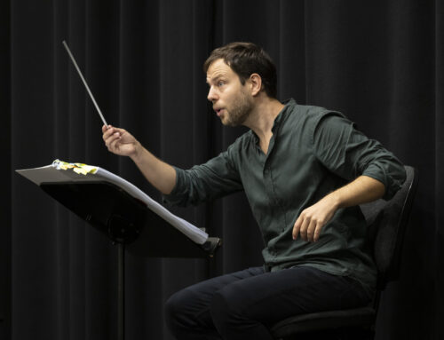 Francisco Coll conversa sobre ‘Enemigo del pueblo’: “La incultura de un pueblo puede convertirse en el alimento de los tiranos”