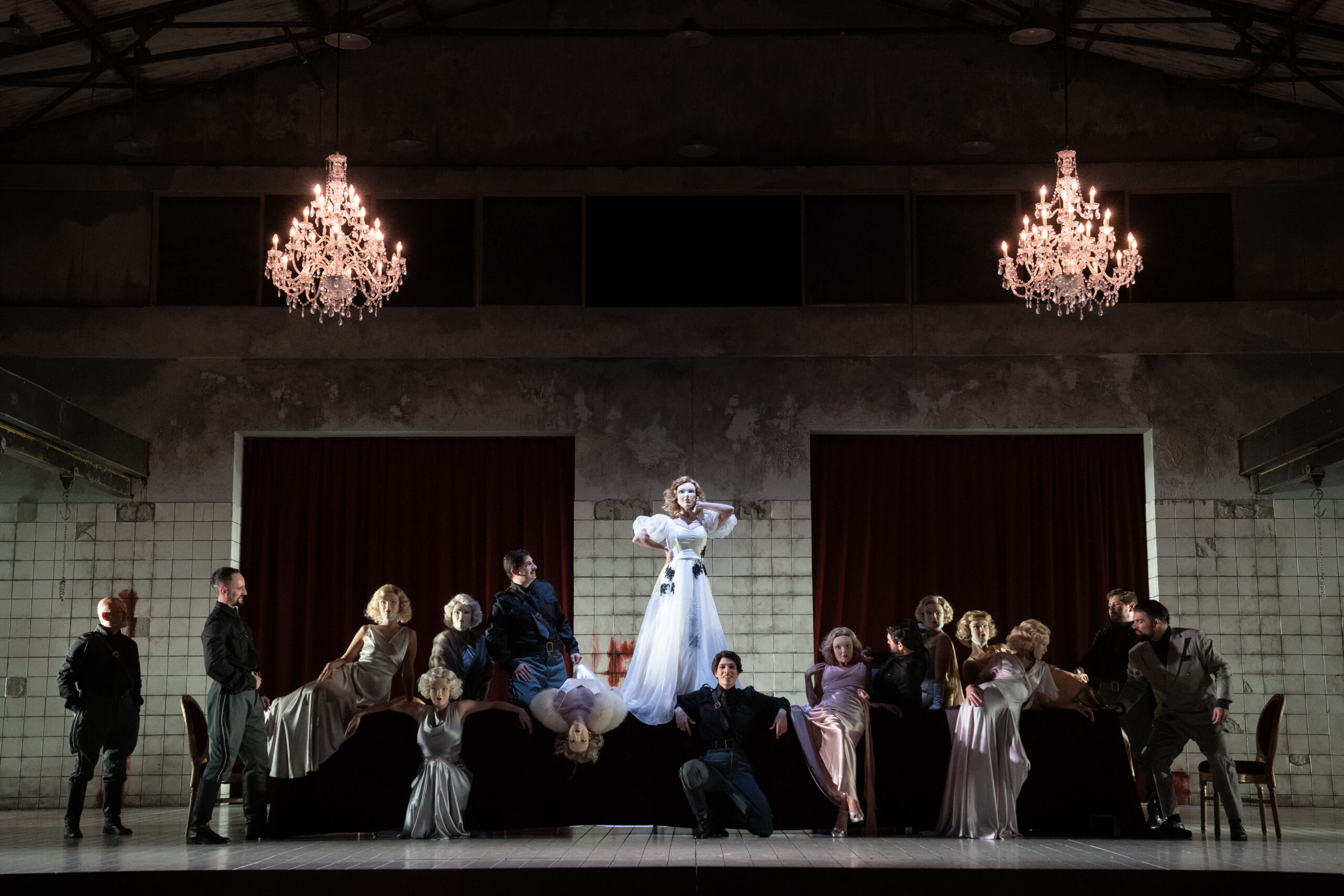 El Teatro de la Maestranza acoge por primera vez Lucrezia Borgia, la intensa ópera de Gaetano Donizetti, en tres funciones los días 3, 6 y 9 de diciembre. La producción, de gran ambición artística, es fruto de una coproducción entre el Teatro de la Maestranza, el Auditorio de Tenerife, la Ópera de Oviedo y el Teatro Comunale de Bolonia.