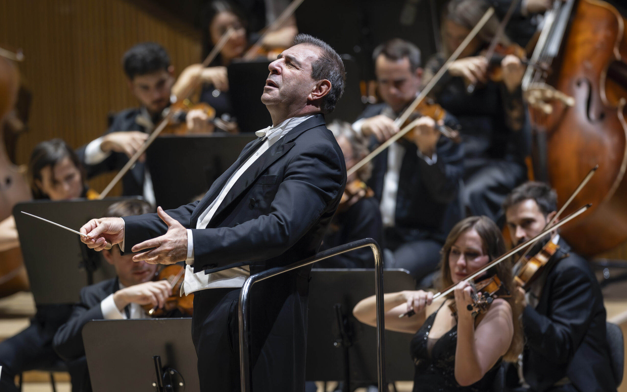 Apoteosis Brahms. Apoteosis Gatti ORQUESTRA DE LA COMUNITAT VALENCIANA. Integral de la Sinfonías de Brahms (segunda jornada).  Daniele Gatti (director). Programa: Segunda y Cuarta sinfonías. ­Lu­gar: Palau de les Arts (Auditori). Entrada: Alrededor de 1.200. Fecha: Jueves, 20 noviembre 2025.