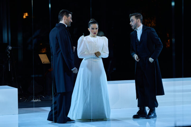 La ópera Don juan no existe de Helena Cánovas ha sido nominada en los International Opera Awards 2025 en la categoría de Mejor Estreno Mundial. El encargo del Festival Perelada, y coproducido con con el Gran Teatre del Liceu y el Teatro de la Maestranza, alcanza un nuevo logro en su breve historia, siendo, a su vez, fruto del Premio Carmen Mateu Young Artist European Award que recibió la compositora en 2021, lo que supuso el germen de este título.