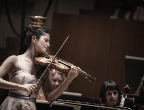 Crítica: María Dueñas, arrojo y temperamento junto a la Orquesta de Cámara de Europa y Pappano en Valencia