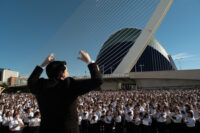 La Federación de Sociedades Musicales de la Comunidad Valenciana (FSMCV) lanza nuevas ayudas para las escuelas afectadas por la DANA y hace balance del año de reconstrucción tras la tragedia. Cerca de 4.000 alumnos se verán beneficiados. Desde la catástrofe, el organismo ha recaudado 1,5 millones de euros provenientes de instituciones públicas, privadas y particulares, destinados a recuperar las agrupaciones afectadas.