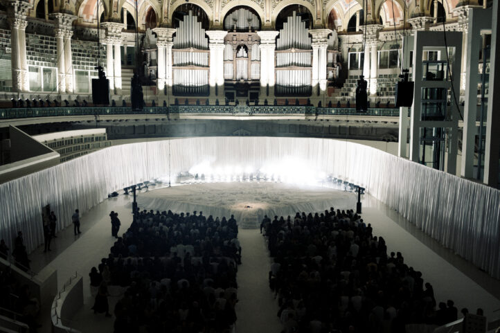 Rosalía y su Lux: el fulgor del artificio