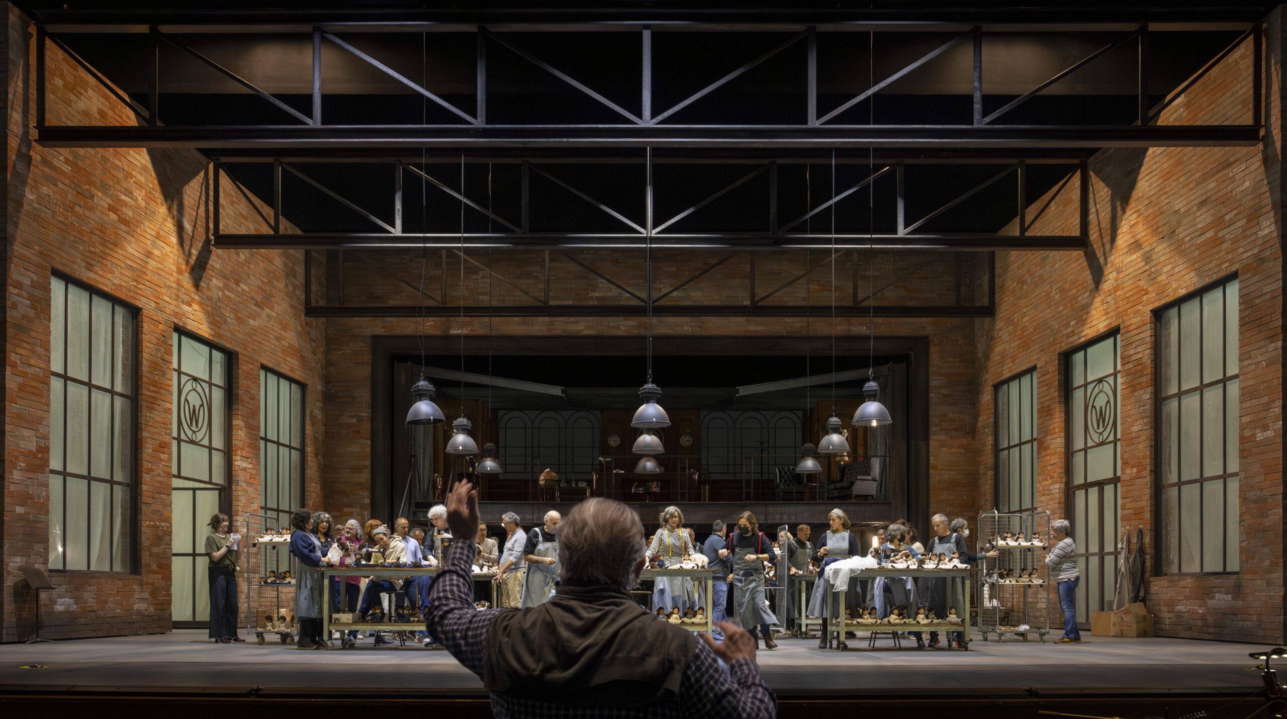 Les Arts se adentra en el Verdi más romántico con Luisa Miller, la primera ópera de Sir Mark Elder en València como titular. Debuta en el escenario valenciano el tenor Freddie de Tommaso, una de las voces más destacadas del momento. Con Mariangela Sicilia, Germán Enrique Alcántara, Alex Esposito y Gianlucca Buratto. Valentina Carrasco dirige esta nueva producción de Les Arts, realizada en coproducción con el Maggio Musicale Fiorentino.