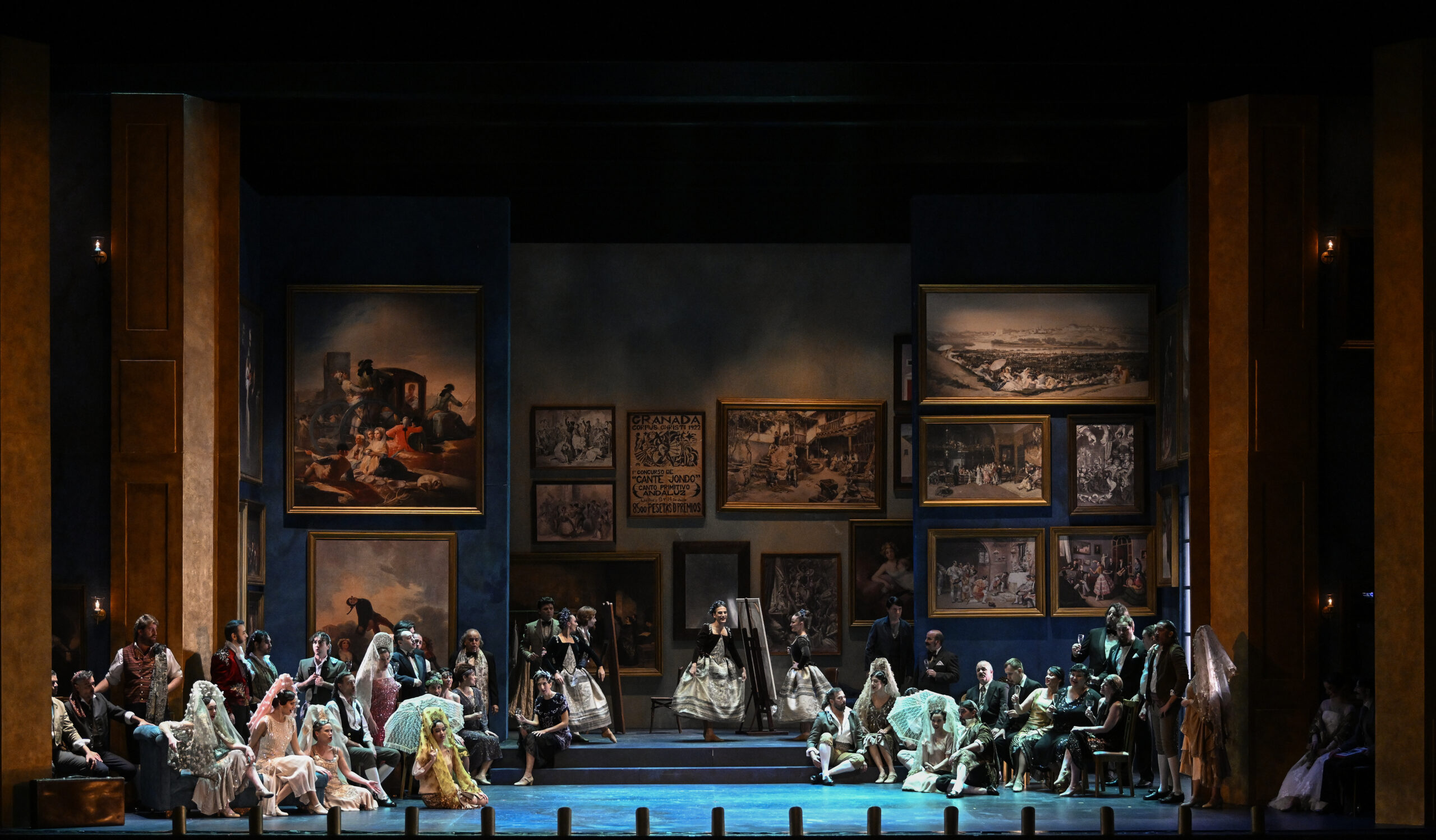 El Teatro de la Zarzuela presenta La Edad de Plata, una producción que recupera el espíritu del florecimiento cultural español del primer tercio del siglo XX a través de Goyescas de Enrique Granados y El retablo de Maese Pedro de Manuel de Falla. Con dirección musical de Álvaro Albiach y puesta en escena de Paco López, el espectáculo se representará entre el 24 de enero y el 1 de febrero de 2026, ofreciendo una reflexión artística y contemporánea sobre la identidad cultural española.