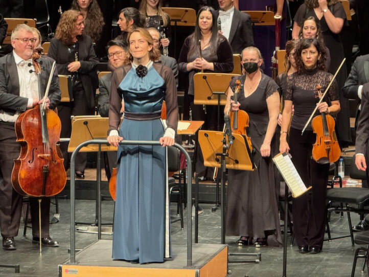 De la Parra, Novena en El Escorial, debut sinfónico con esperanzaNovena sinfonía de Beethoven. Serena Sáenz, Judit Kutasi, Andrés Moreno, Matthias Goerne. Orquesta y Coro de la Comunidad de Madrid. Javier Carmena, dirección coro. Alondra de la Parra, dirección musical. Teatro-Auditorio San Lorenzo de El Escorial, 23 de diciembre de 2025.