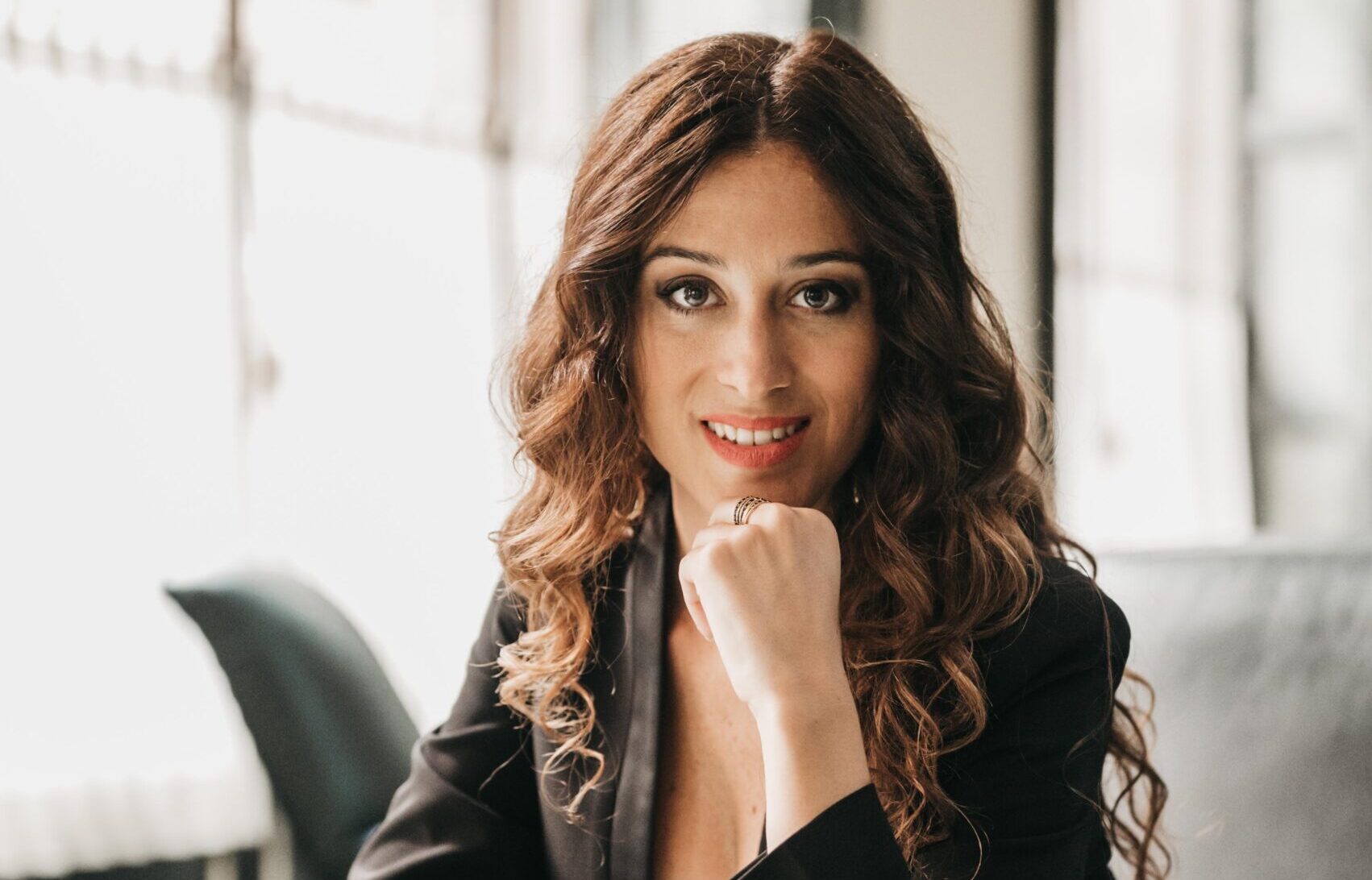 El director neerlandés Jan Willem de Vriend se pone al frente de la ROSS para interpretar algunas de las páginas más representativas de Mozart, en un programa monográfico. Para esta ocasión, acompaña a la formación andaluza la soprano sevillana Leonor Bonilla, quien abordará dos arias de concierto del autor austríaco.