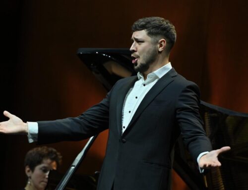 El bajo barítono Vladyslav Buialskyi, ganador de un concurso Viñas dominado por Ucrania