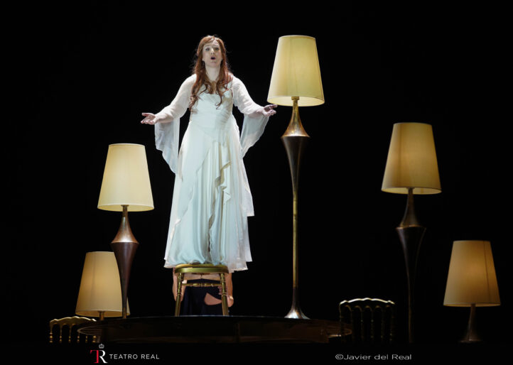 Comentarios en prensa: Ariadna y Barbazul, de Dukas, en el Teatro RealDukas: Ariadna y Barbazul. Paula Murrihy, Gianluca Buratto, Silvia Tro Santafé, Aude Extremo,Jaquelina Livieri, María Miró, Renée Rapier, Raquel Villarejo Hervás, Luis López Navarro, José Ángel Florido, Nacho Ojeda. Coro y Orquesta del Teatro Real. Dirección musical: Pinchas Steinberg, Dirección de escena. Alex Ollé. Escenografía: Alfredo Flores. Teatro Real, Madrid, 26 de enero de 2026.