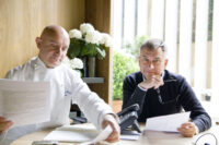 Atrium Musicae: consolidación musical en Cáceres Cáceres se transformará, a finales de semana, en un escenario donde la piedra milenaria y las partituras dialogarán gracias a la existencia de un proyecto intelectual sólido. La cuarta edición del Festival Atrium Musicae no trae sólo buenos conciertos, sino que representa la manifestación sonora de los objetivos de la Fundación Atrio Cáceres. Esta entidad, nacida del deseo de José Polo y Toño Pérez por proyectar su éxito gastronómico -donde han situado al restaurante Atrio, con tres estrellas Michelin, como referente internacional desde 1986- hacia un compromiso social, ha consolidado un modelo que utiliza la música como medio para dotar a la ciudad de una vida cultural y, a la vez, humanitaria.