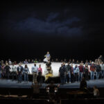 Les Arts inaugura 2026 adentrándose en el repertorio de Chaikovski con una de sus óperas más destacadas: Eugenio Onegin. Laurent Pelly, figura aclamada en la escena internacional, presenta uno de sus trabajos operísticos más aclamados por su dirección actoral. Debuta en el podio el joven Timur Zangiev, que en su vertiginosa carrera se ha consolidado como uno de los nuevos referentes del repertorio ruso. 